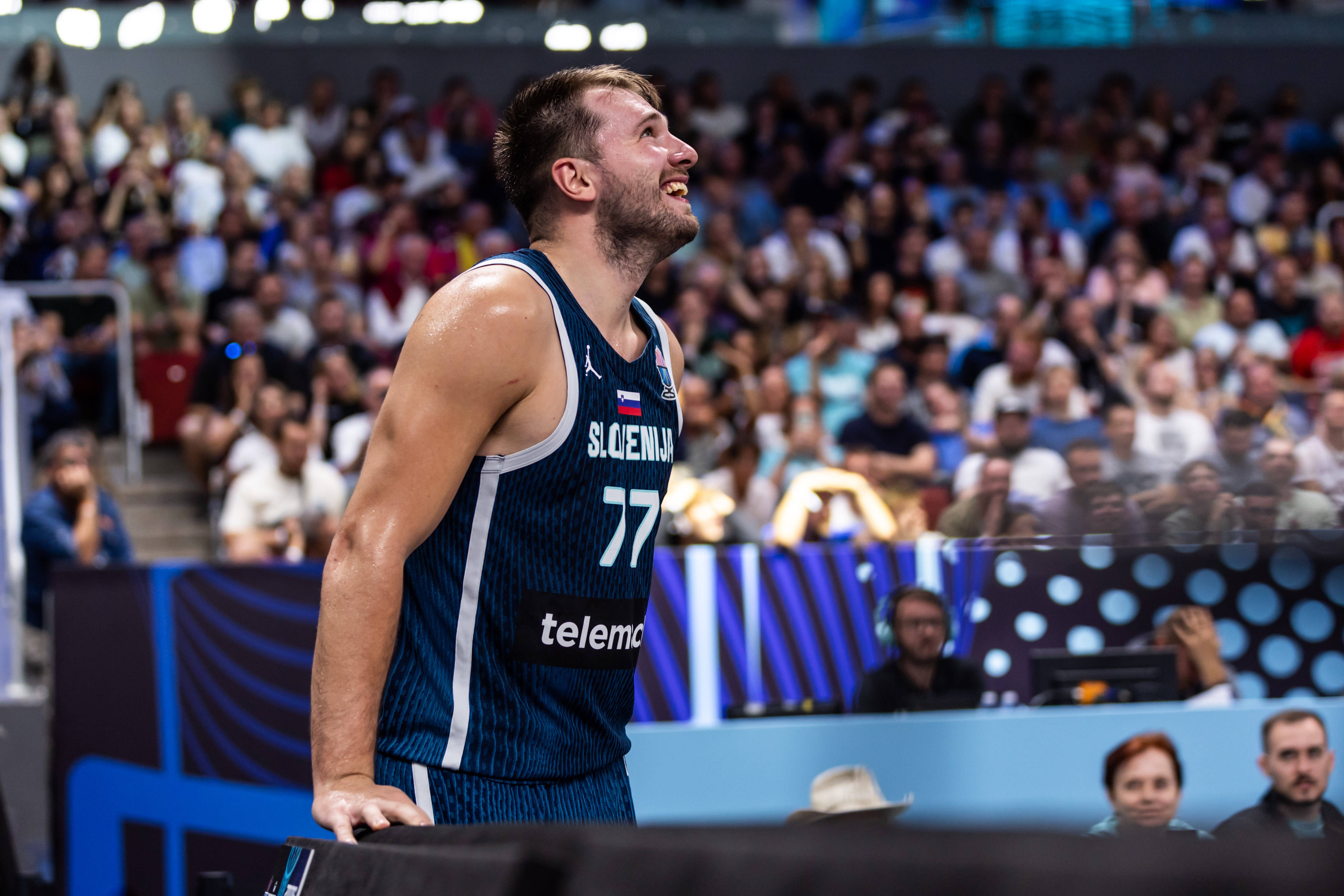 DB电竞官网-前斯洛文尼亚主教练透露：东契奇成功减重12公斤，但球队仍需钱查尔与内博助力